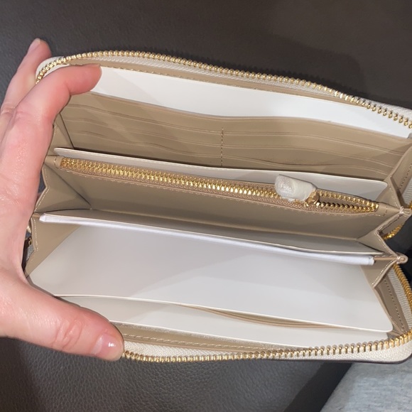 Coach wallet. Ornaments - Picture 4 of 6